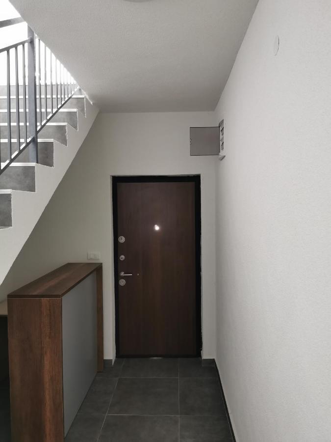 Gopo Guesthouse Elshani Ngoại thất bức ảnh