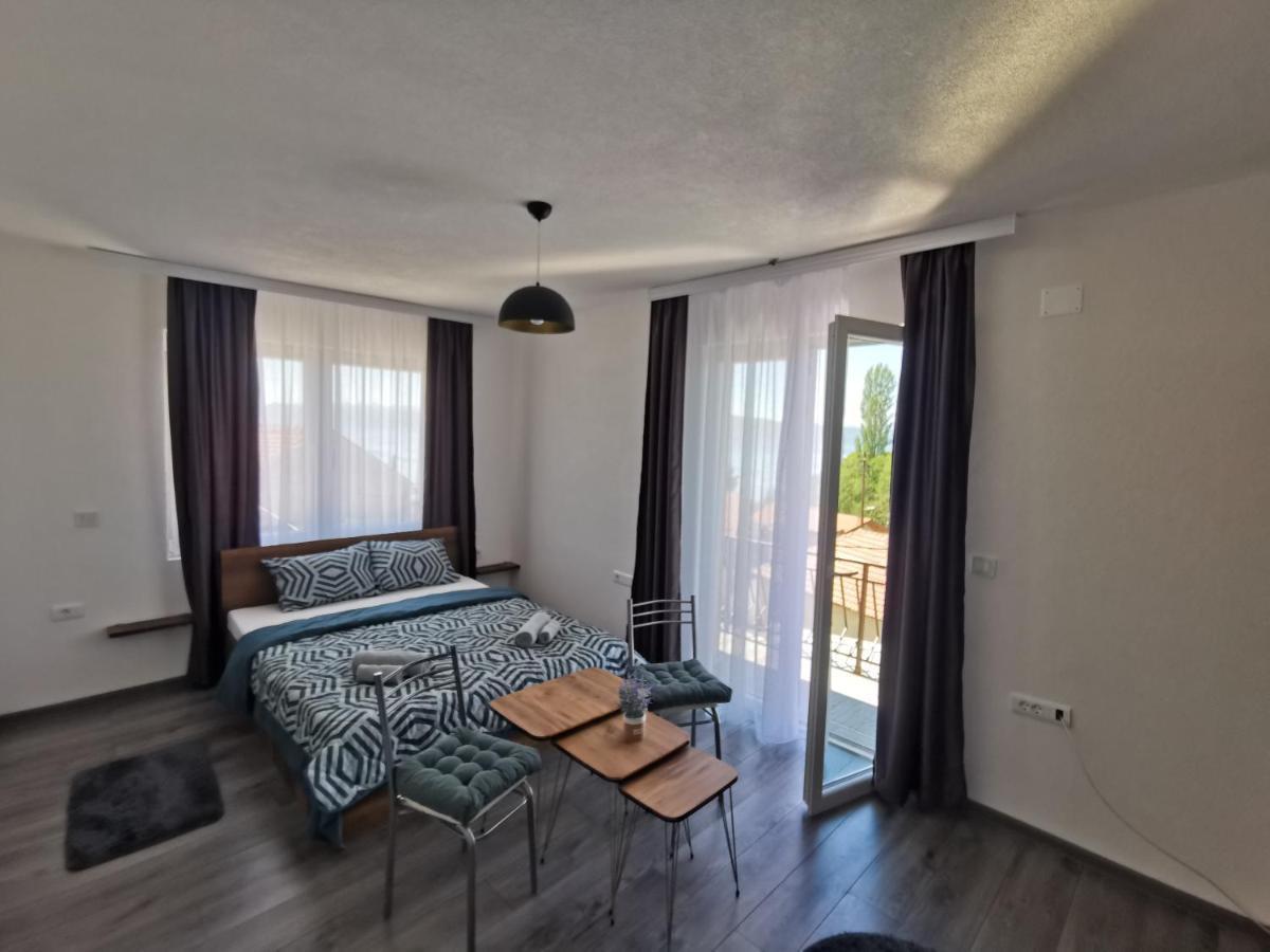 Gopo Guesthouse Elshani Ngoại thất bức ảnh