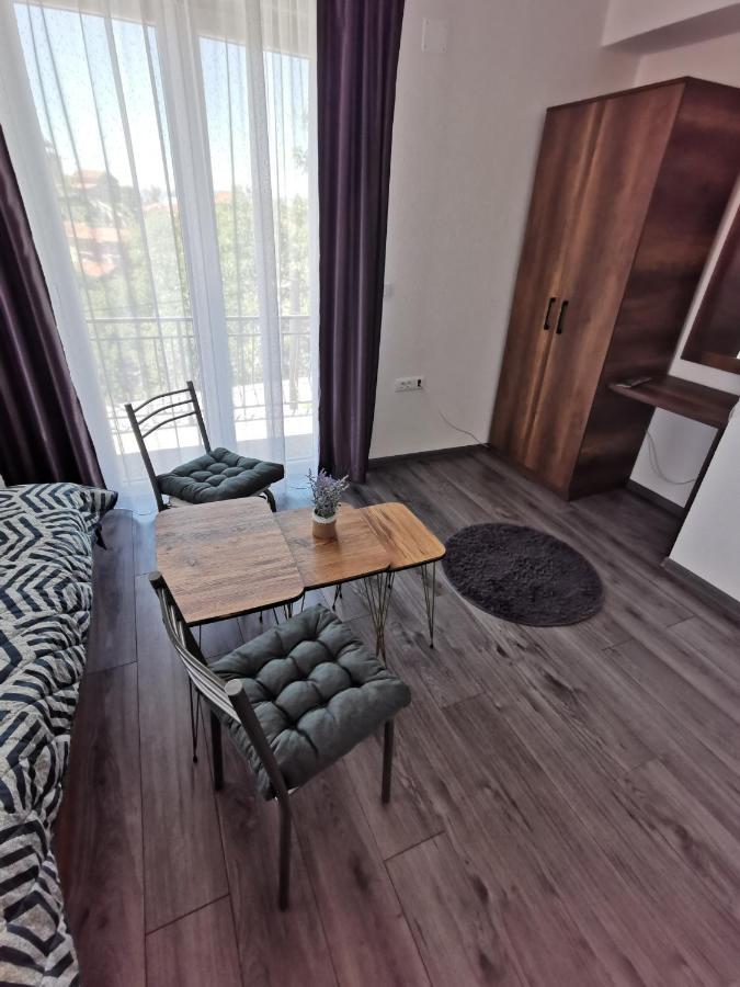 Gopo Guesthouse Elshani Ngoại thất bức ảnh