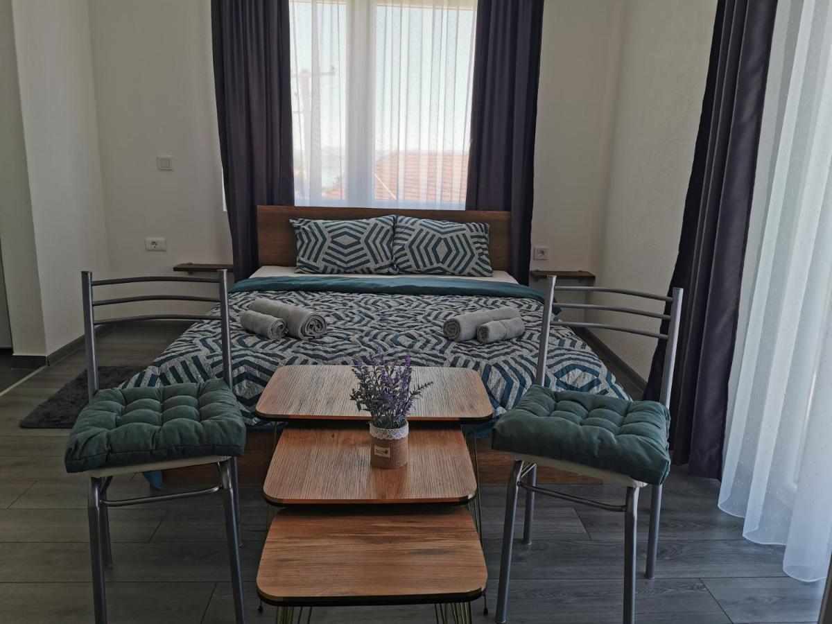 Gopo Guesthouse Elshani Ngoại thất bức ảnh