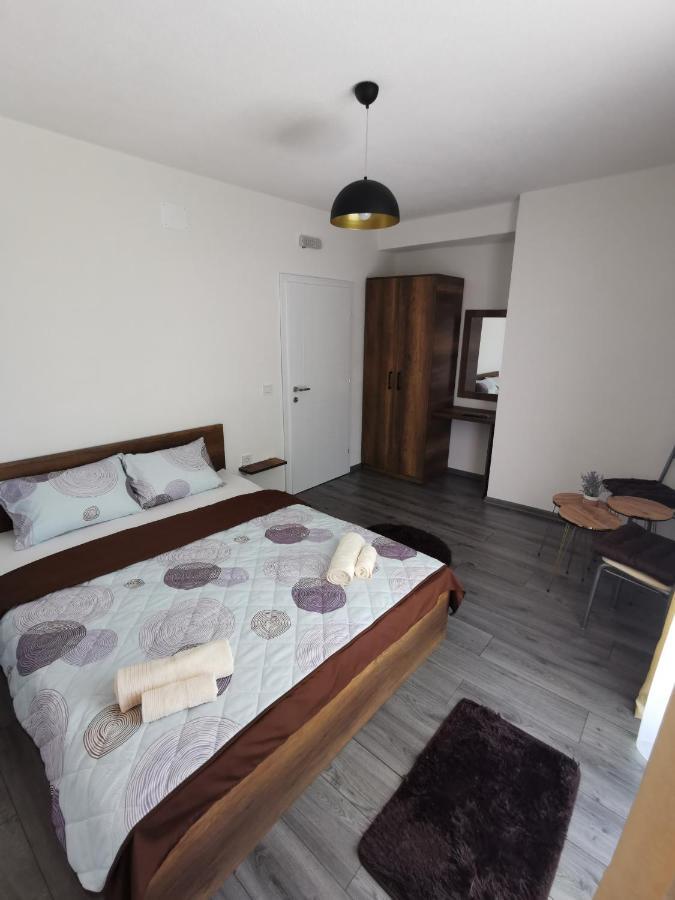 Gopo Guesthouse Elshani Ngoại thất bức ảnh