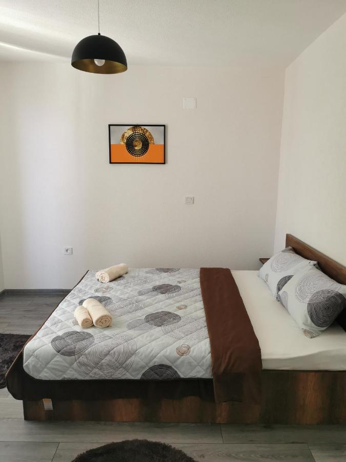 Gopo Guesthouse Elshani Ngoại thất bức ảnh