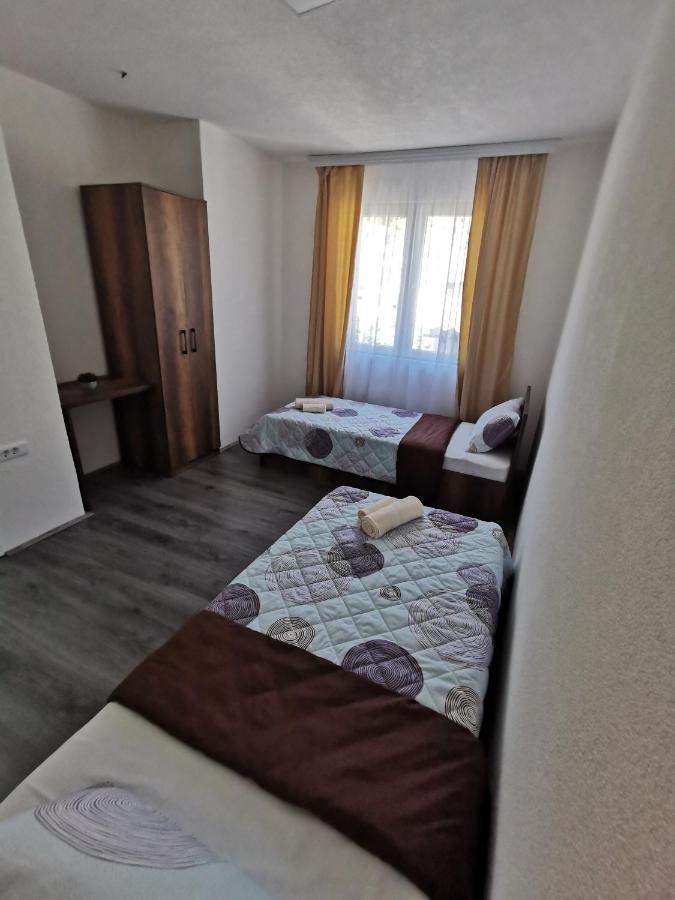Gopo Guesthouse Elshani Ngoại thất bức ảnh