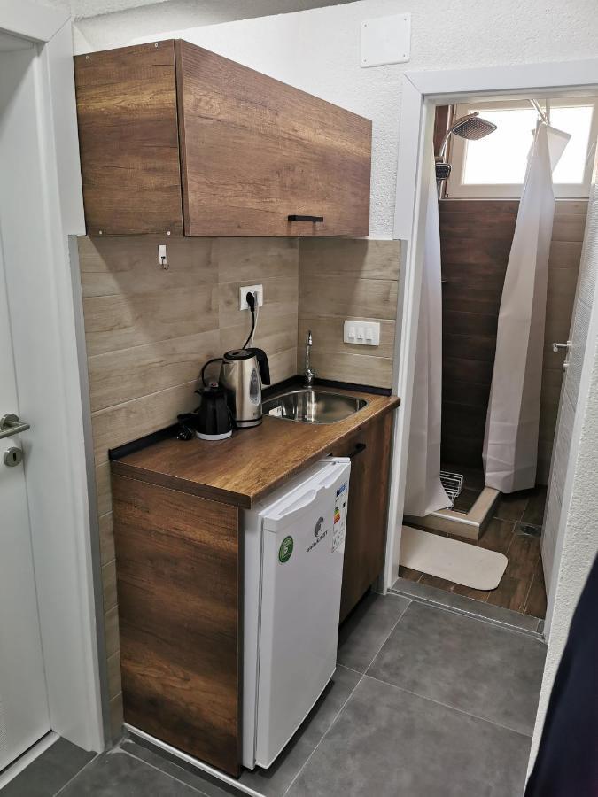 Gopo Guesthouse Elshani Ngoại thất bức ảnh