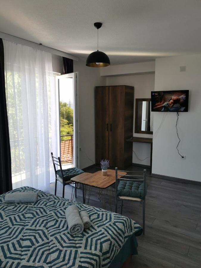 Gopo Guesthouse Elshani Ngoại thất bức ảnh