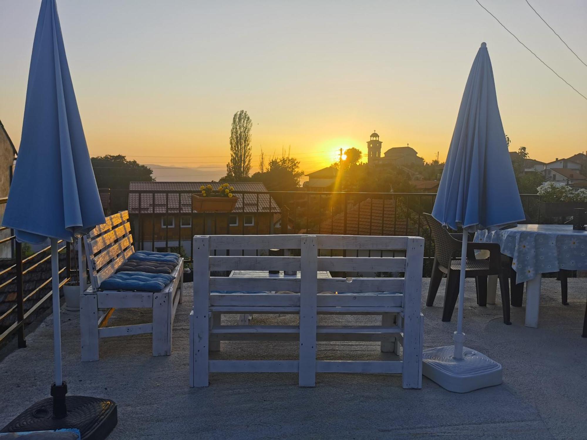Gopo Guesthouse Elshani Ngoại thất bức ảnh
