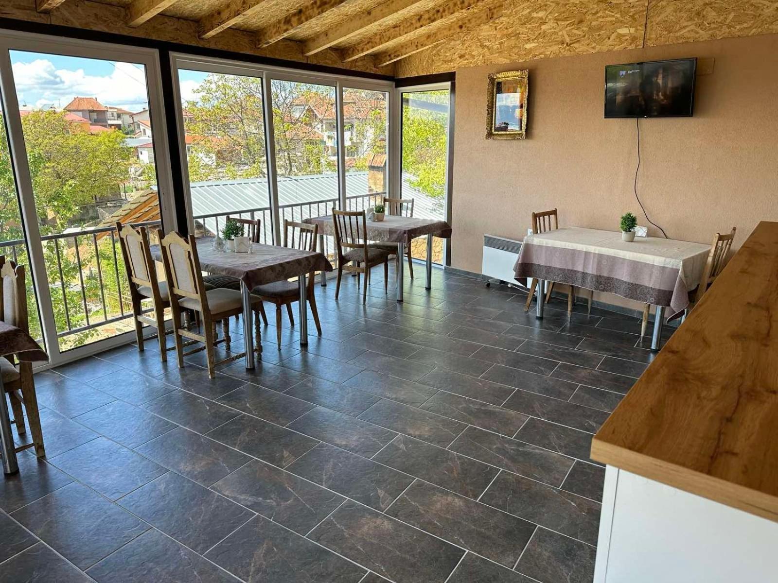 Gopo Guesthouse Elshani Ngoại thất bức ảnh
